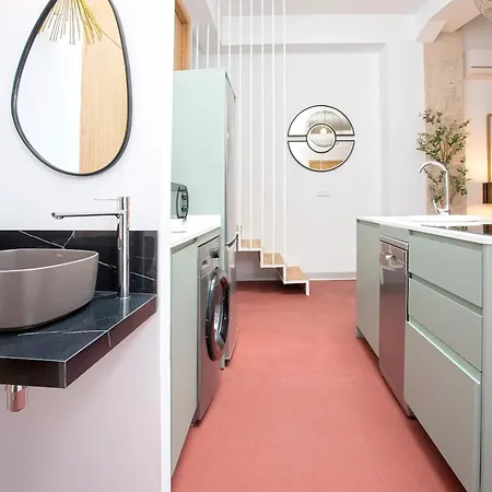 Genteel Gran Poder Apartment